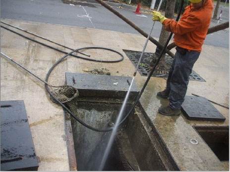 英吉沙池底污泥如何清理